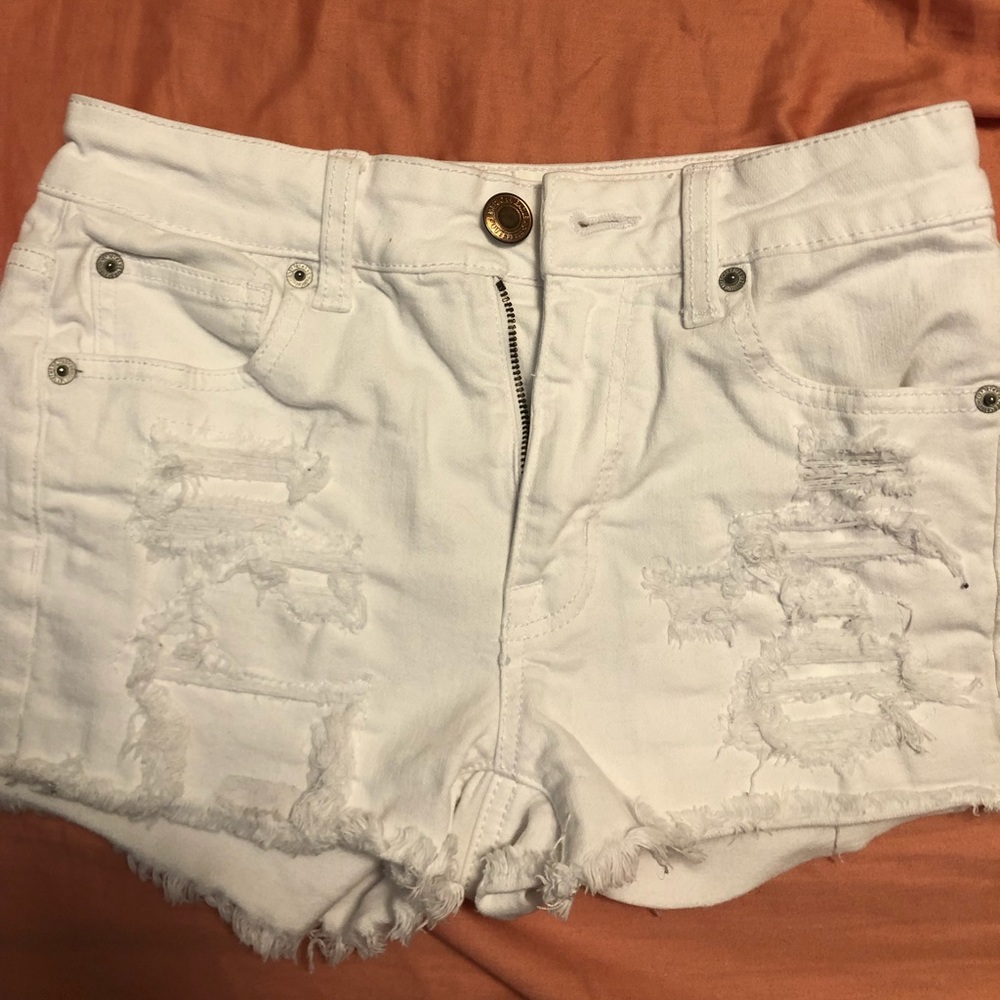 ae white shorts 🤍